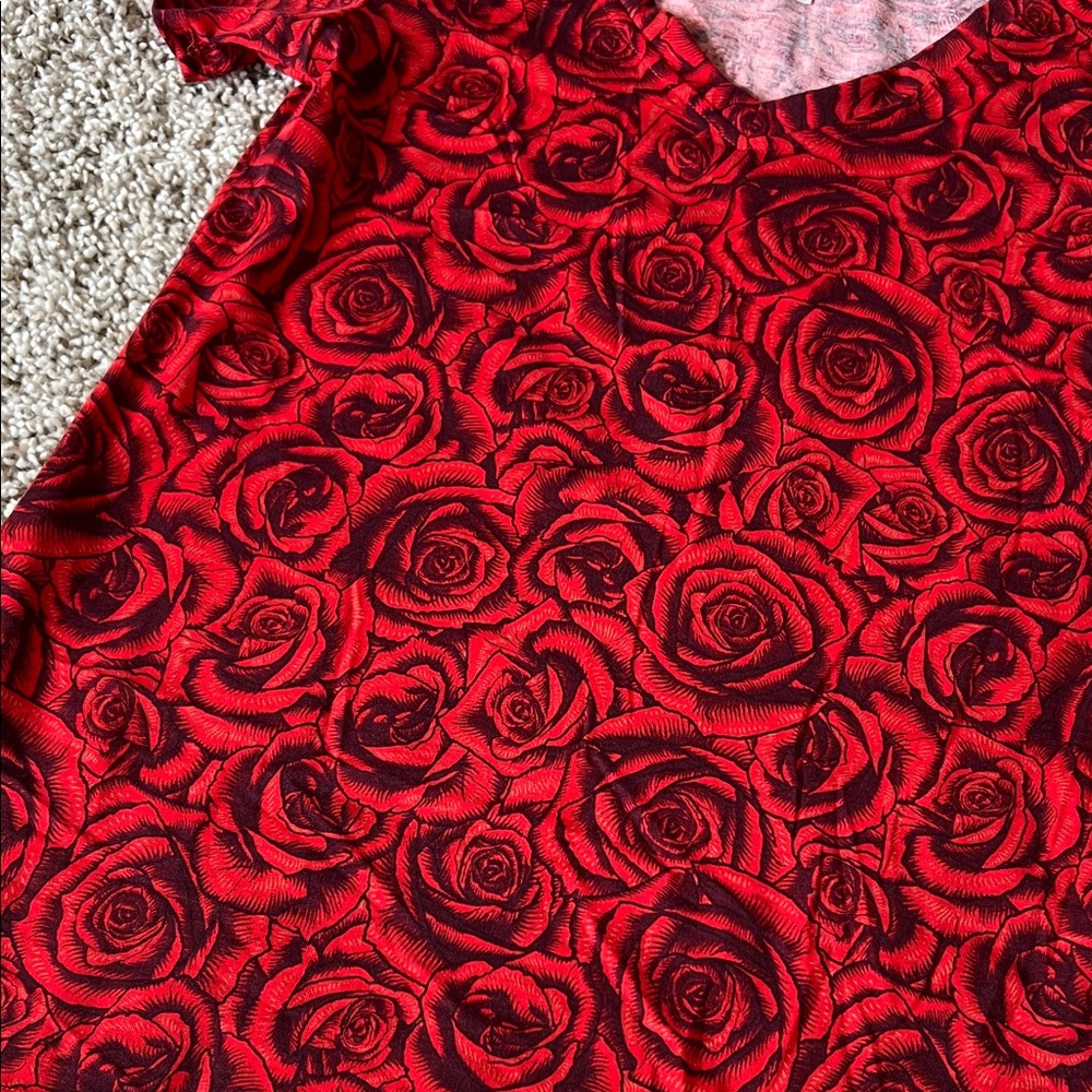 Red Rose Pattern V-Neck T-Shirt - Picture 2 of 2